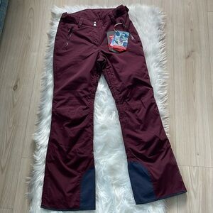 NWT Helly Hansen Women’s Legendary Ski Pant in Wild Rose, size M